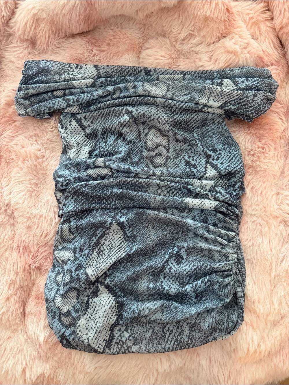 NWT Gray-blue Snake-Pattern Off the Shoulder Maeve top